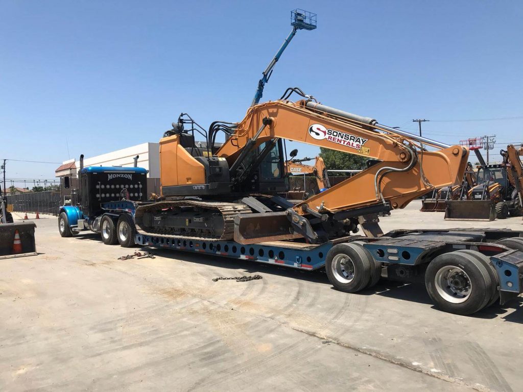 The Difference Between Renting Heavy Equipment and Leasing